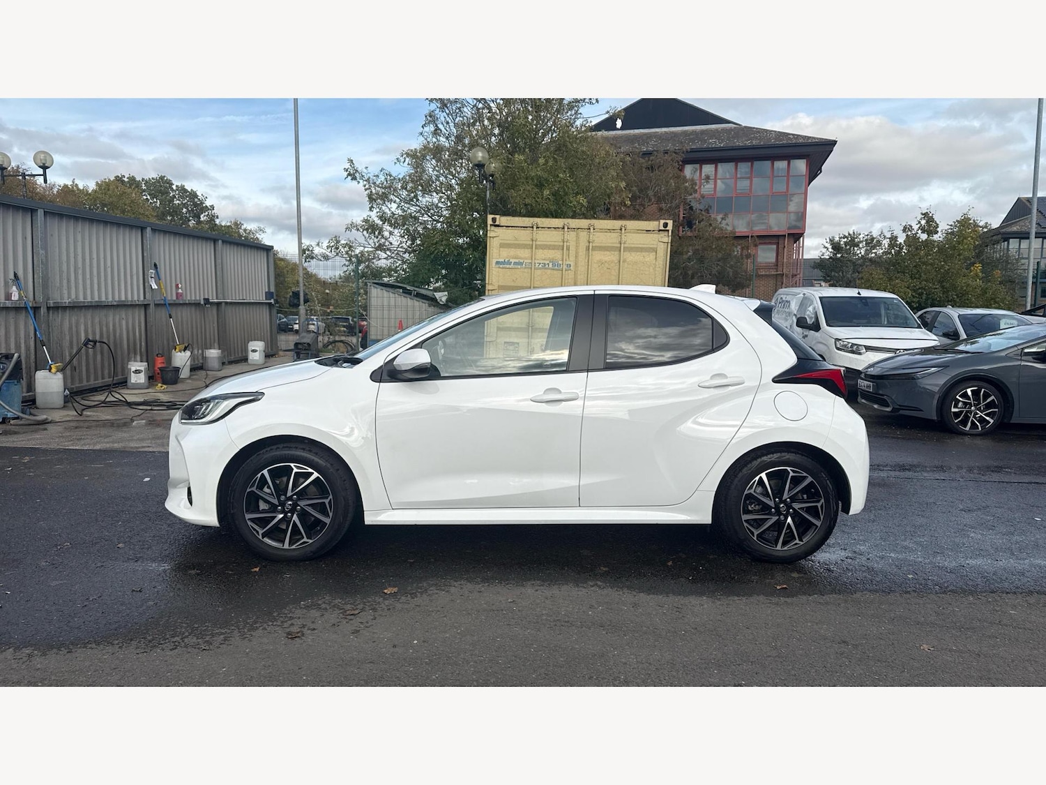 Used Toyota Yaris 2023 for sale - 77290800: Photo 19