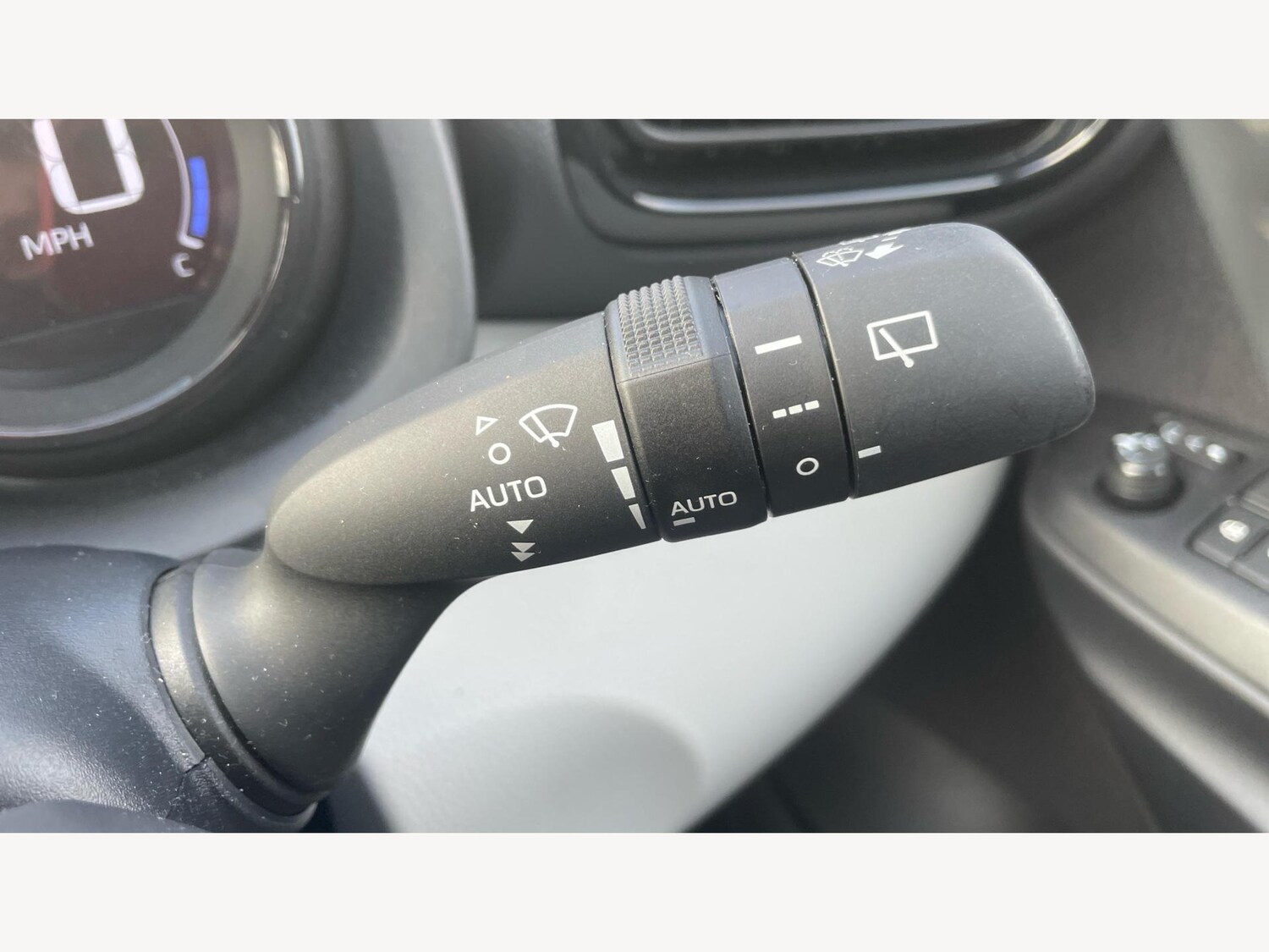 Used Toyota Yaris for sale - 77190749: Photo 28