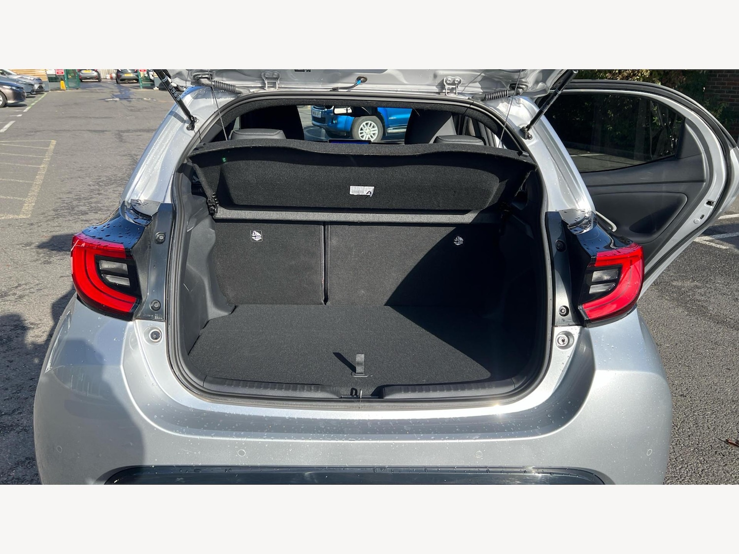 Used Toyota Yaris 2024 for sale - 76122101: Photo 16