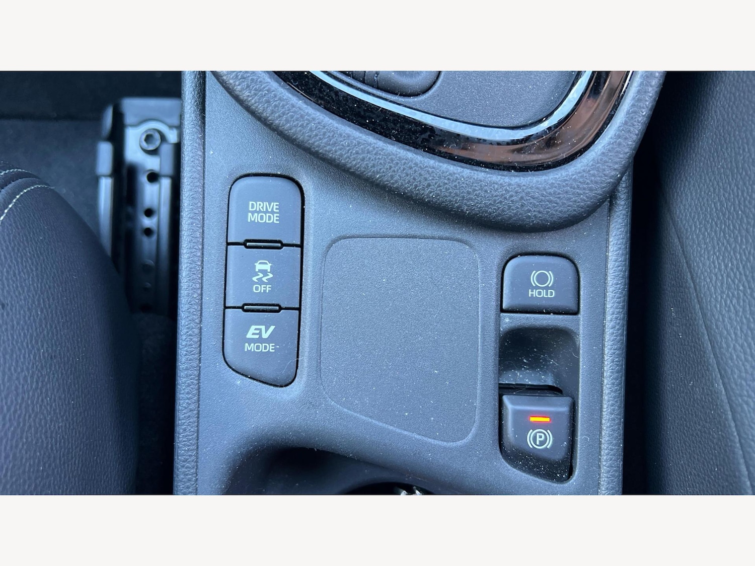 Used Toyota Yaris 2024 for sale - 76122101: Photo 24