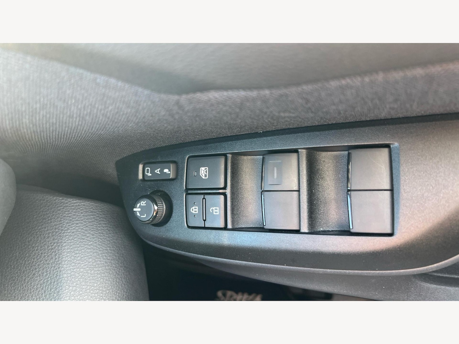 Used Toyota Yaris 2024 for sale - 76122101: Photo 25