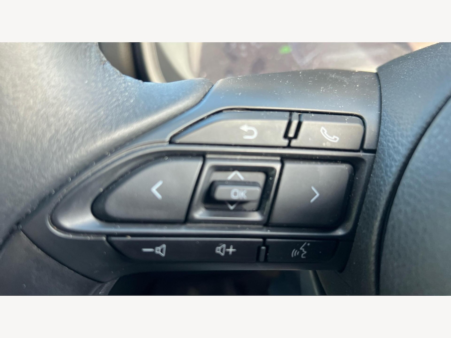 Used Toyota Yaris 2024 for sale - 76122101: Photo 26