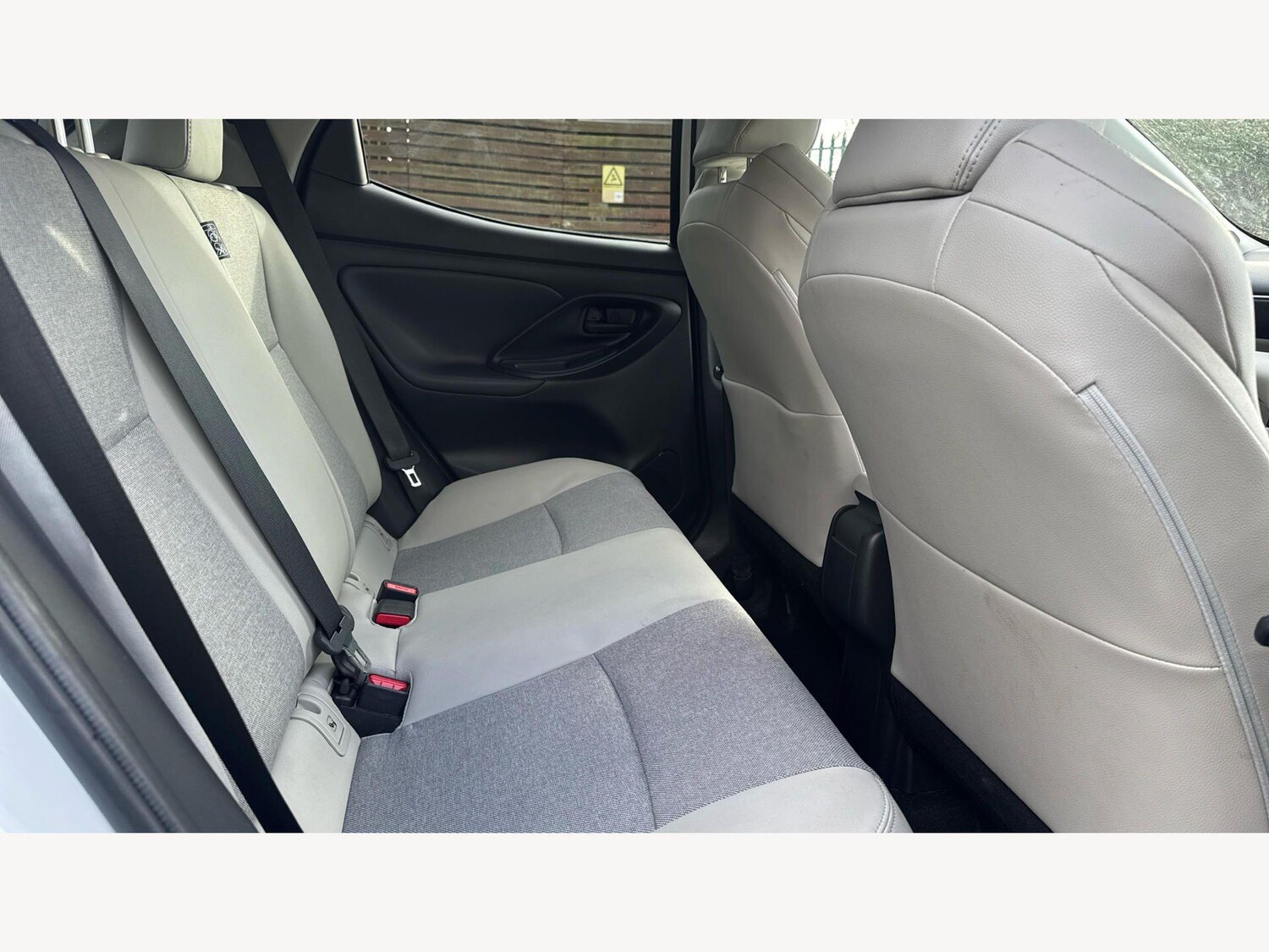 Used Toyota Yaris for sale - 77853216: Photo 14