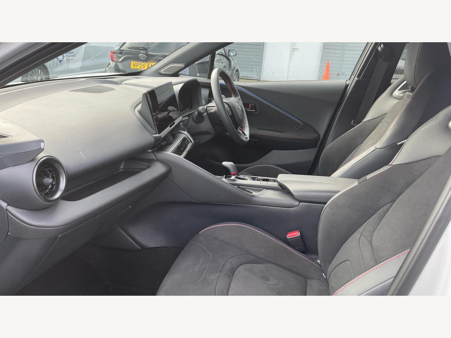 Used Toyota C-HR 2024 for sale - 77130902: Photo 12