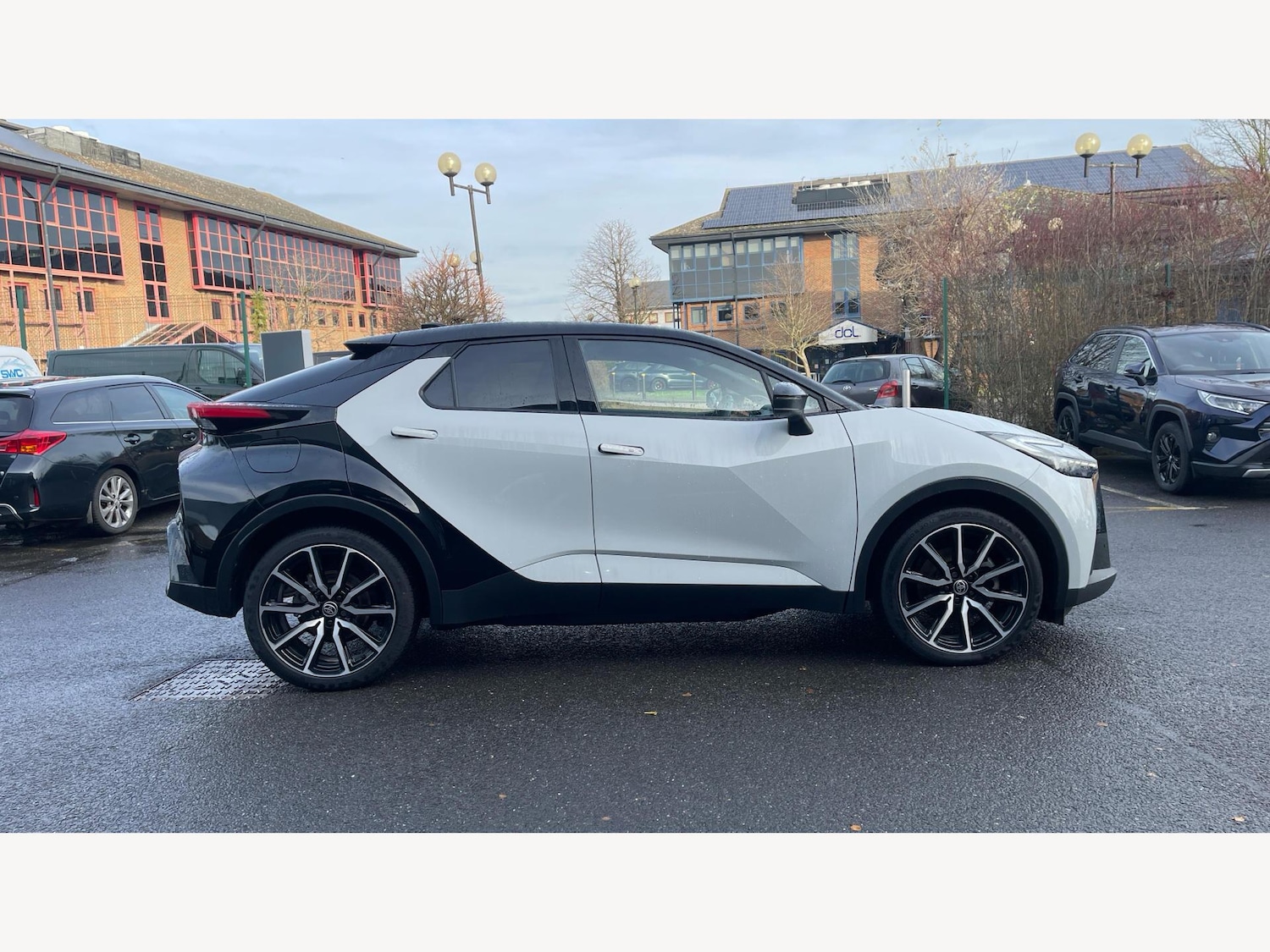 Used Toyota C-HR 2024 for sale - 77130902: Photo 18