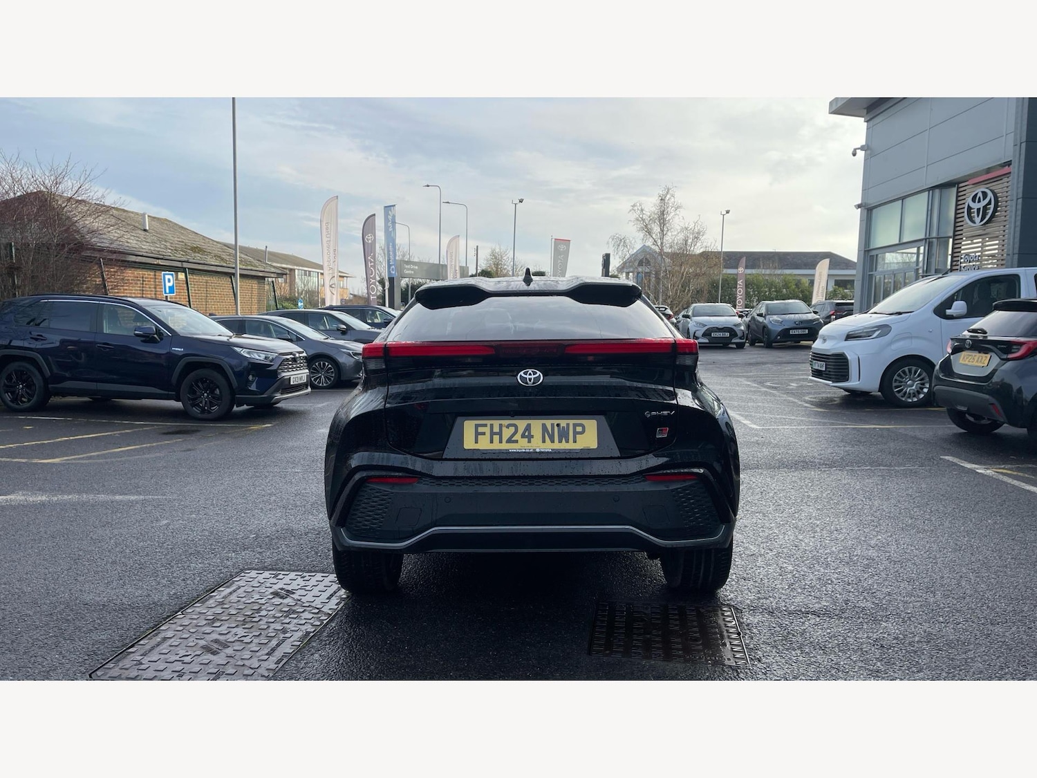 Used Toyota C-HR 2024 for sale - 77130902: Photo 21