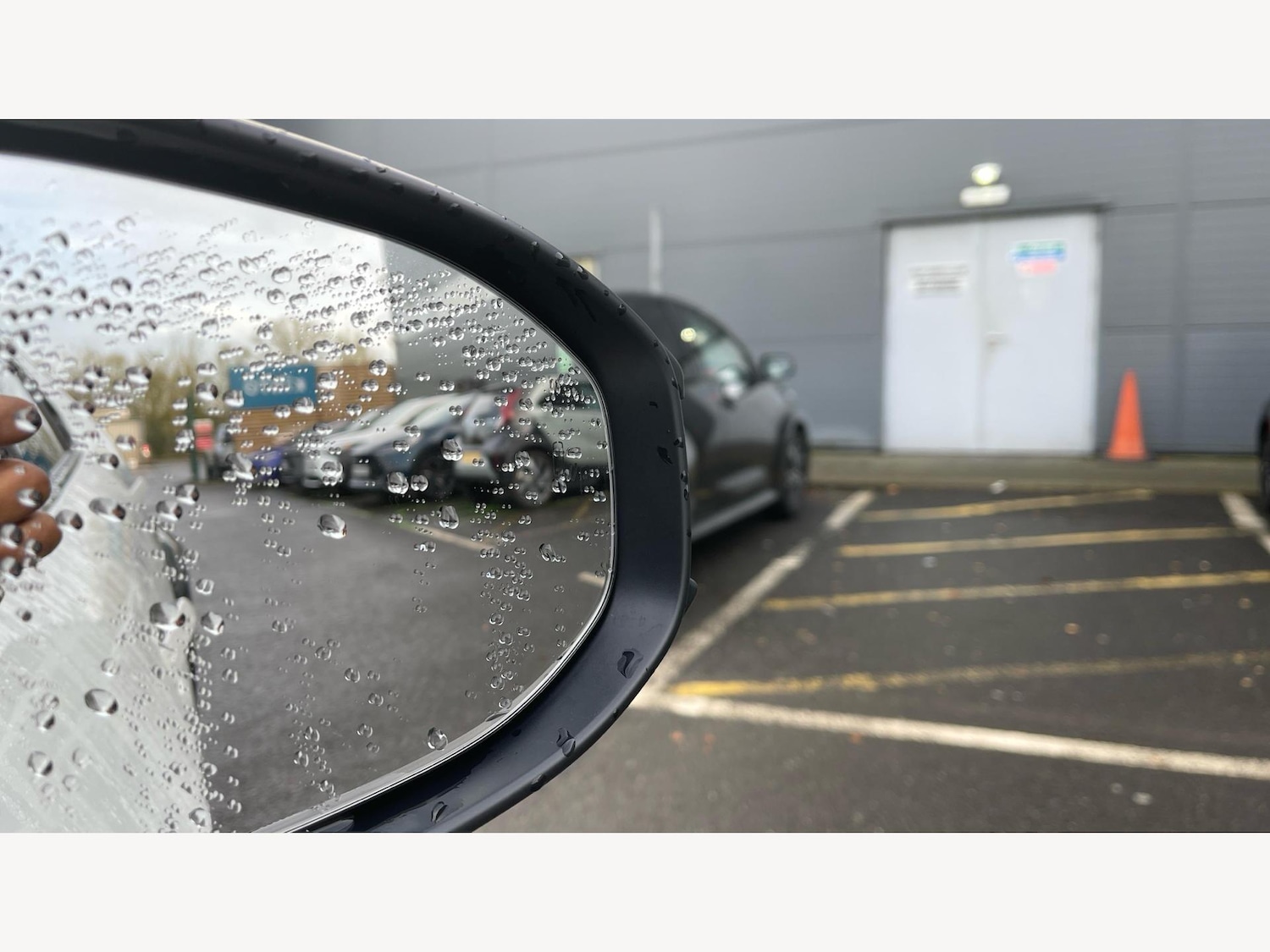 Used Toyota C-HR 2024 for sale - 77130902: Photo 23