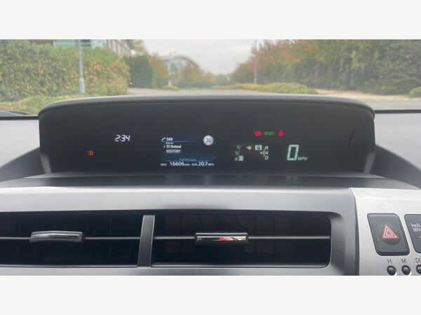 Used Toyota Prius+ 2020 for sale - 76215536: Photo 11