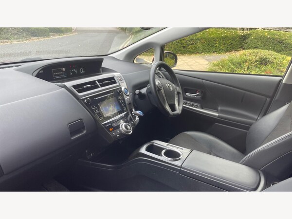 Used Toyota Prius+ 2020 for sale - 76215536: Photo 12