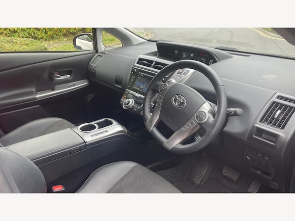 Used Toyota Prius+ 2020 for sale - 76215536: Photo 13