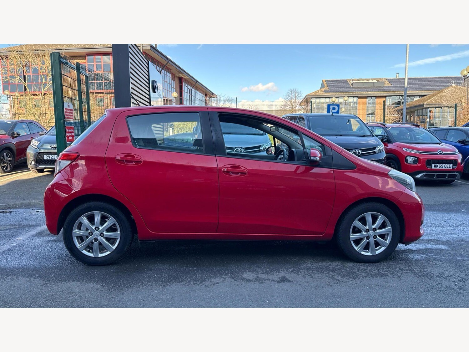 Used Toyota Yaris 2013 for sale - 77838906: Photo 18