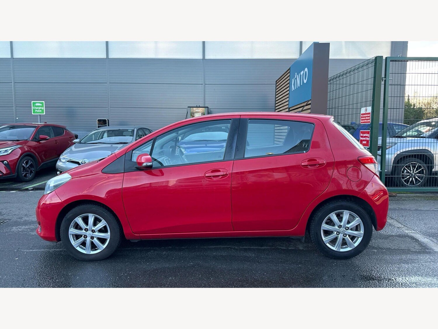Used Toyota Yaris 2013 for sale - 77838906: Photo 19