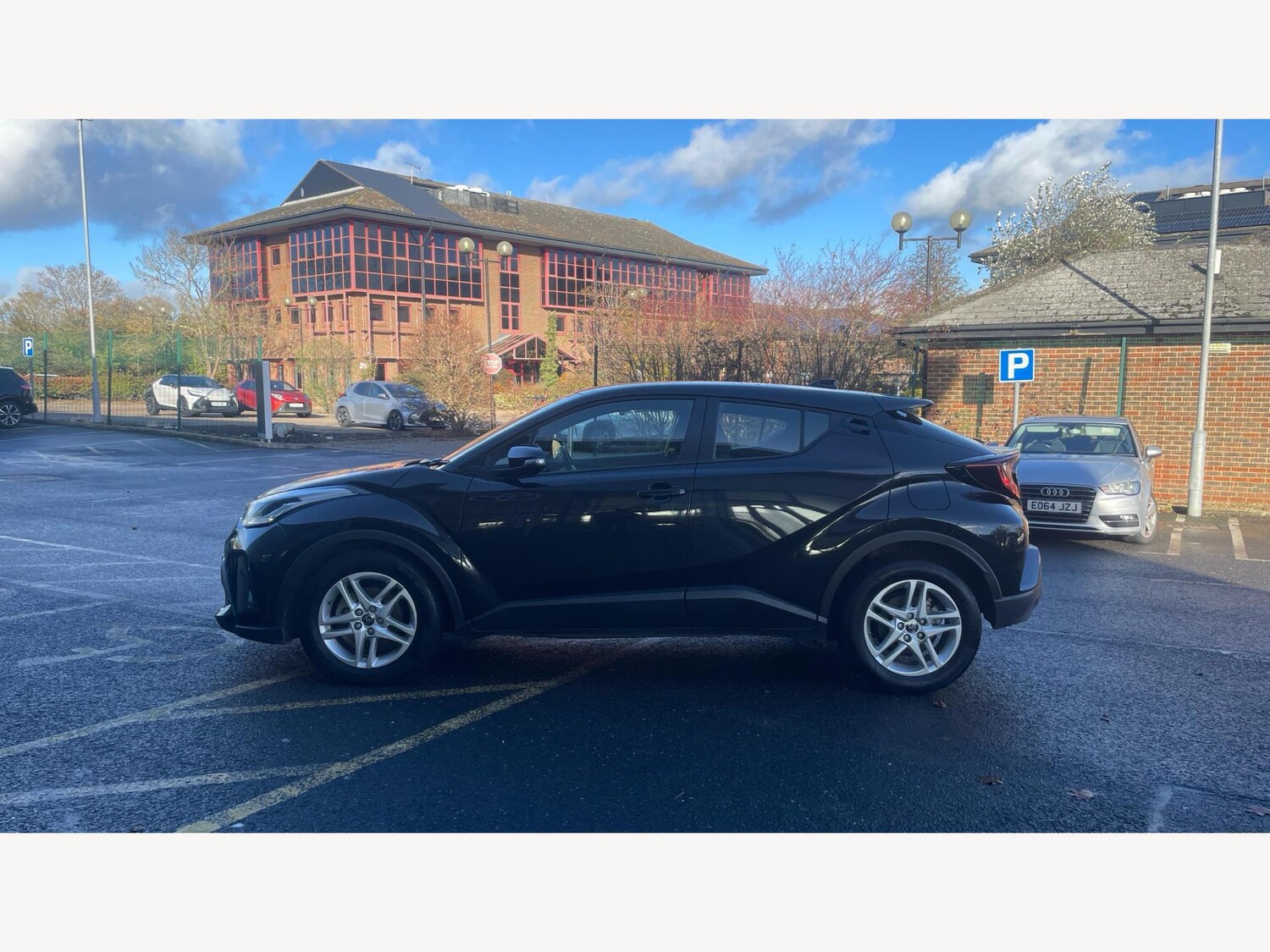 Used Toyota C-HR for sale - 76700722: Photo 19