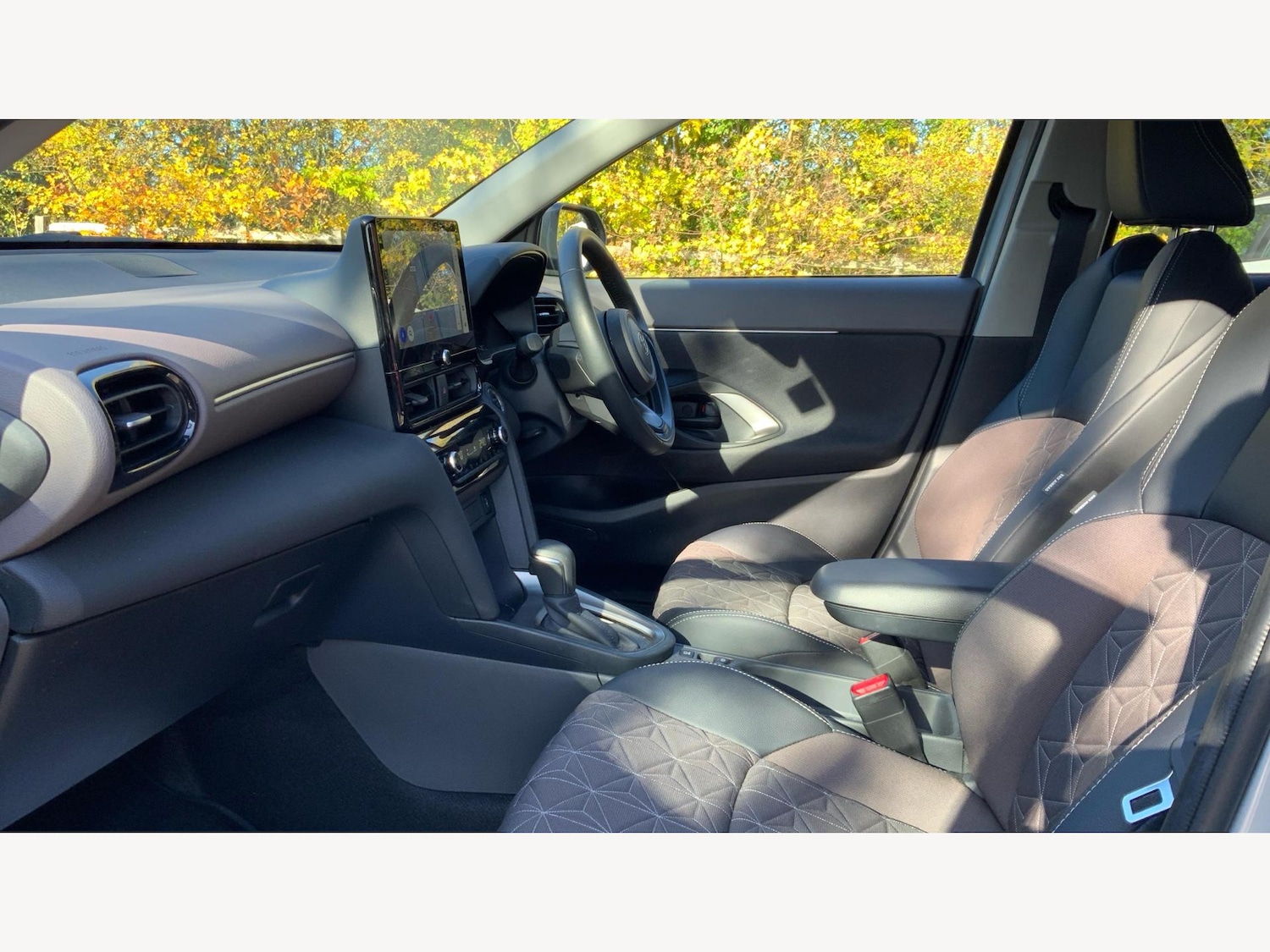 Used Toyota Yaris Cross 2024 for sale - 76432969: Photo 12