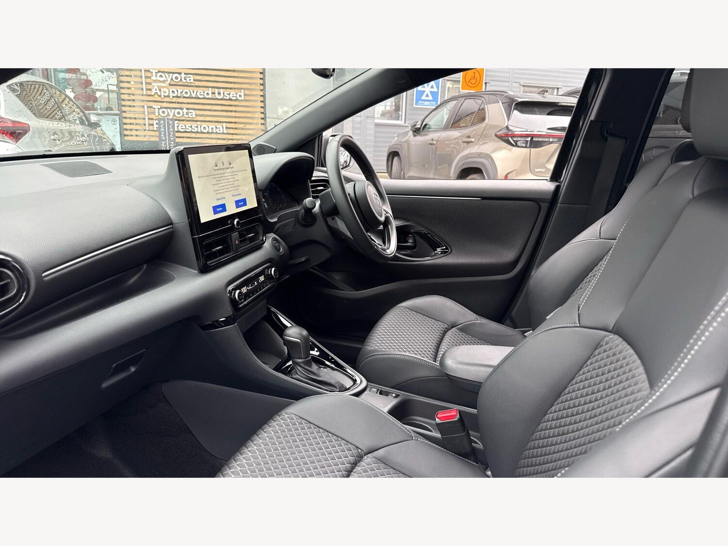 Used Toyota Yaris for sale - 77768314: Photo 12