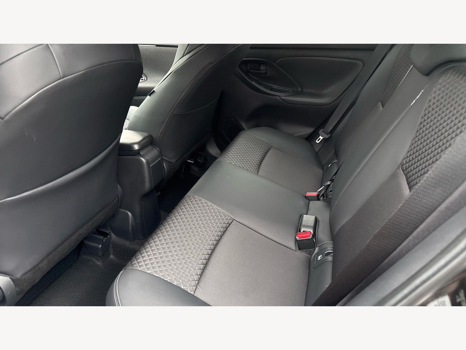 Used Toyota Yaris for sale - 77768314: Photo 15