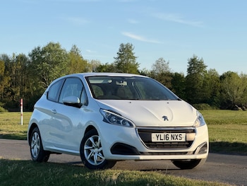 Used Peugeot 208 2016 for sale - 79292103: Photo