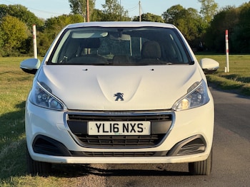 Used Peugeot 208 2016 for sale - 79292103: Photo