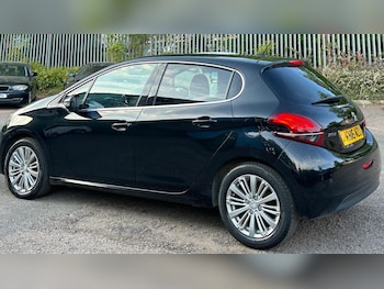 Used Peugeot 208 2016 for sale - 78539527: Photo