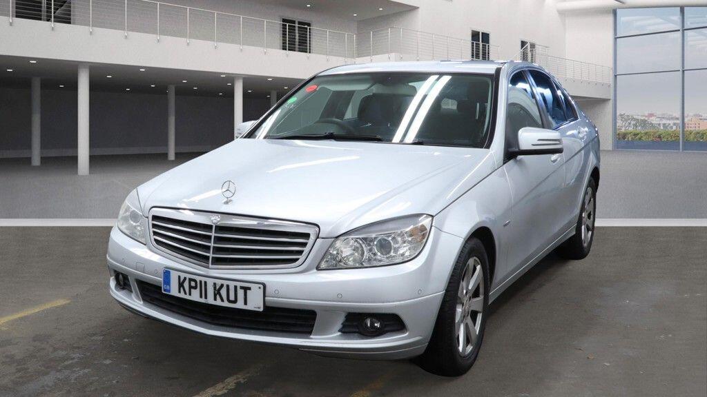 Used Mercedes-Benz C Class 2011 for sale - 77015649: Photo 2