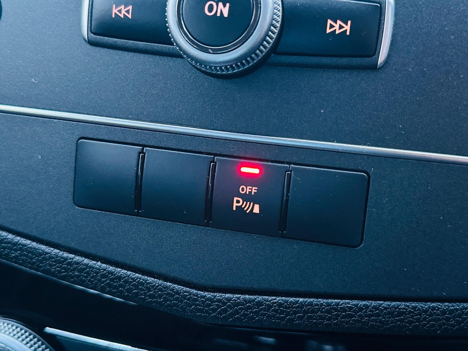 Used Mercedes-Benz C Class 2011 for sale - 77015649: Photo 32