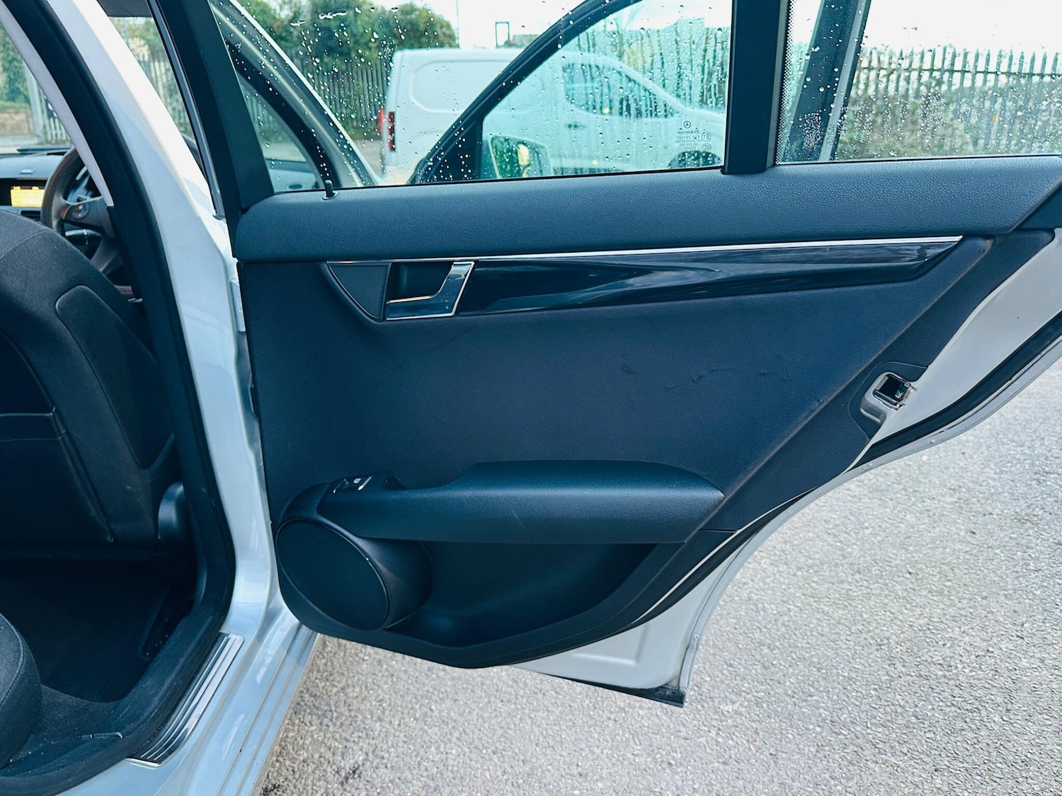 Used Mercedes-Benz C Class 2011 for sale - 77015649: Photo 34