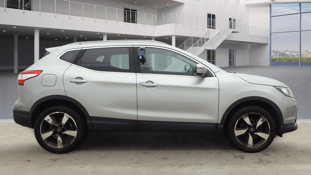 Used Nissan Qashqai 2015 for sale - 77586179: Photo 5