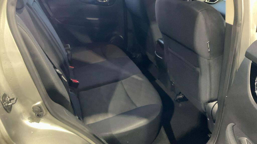 Used Nissan Qashqai 2015 for sale - 77586179: Photo 9