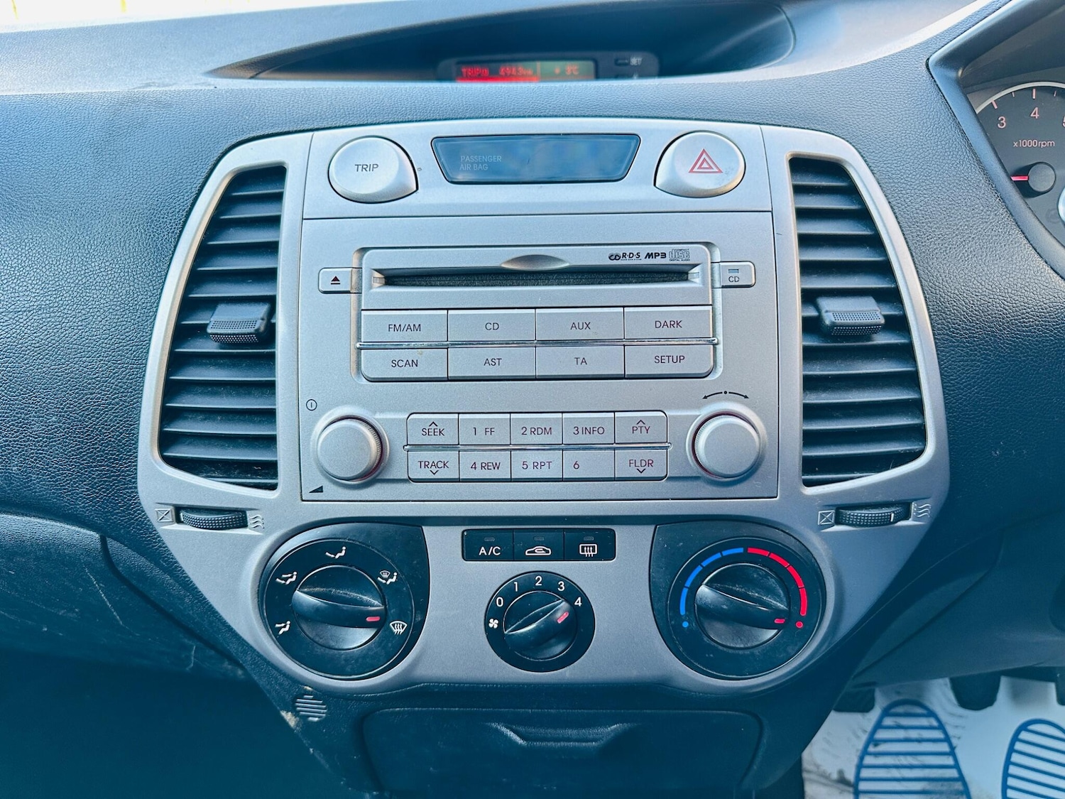 Used Hyundai i20 2009 for sale - 77216191: Photo 25