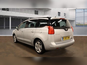 Used Peugeot 5008 2010 for sale - 77574389: Photo