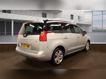 Used Peugeot 5008 2010 for sale - 77574389: Photo