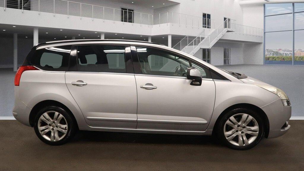 Used Peugeot 5008 2010 for sale - 77574389: Photo 5