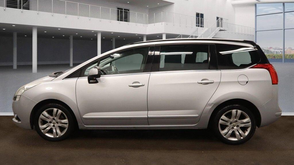 Used Peugeot 5008 2010 for sale - 77574389: Photo 6