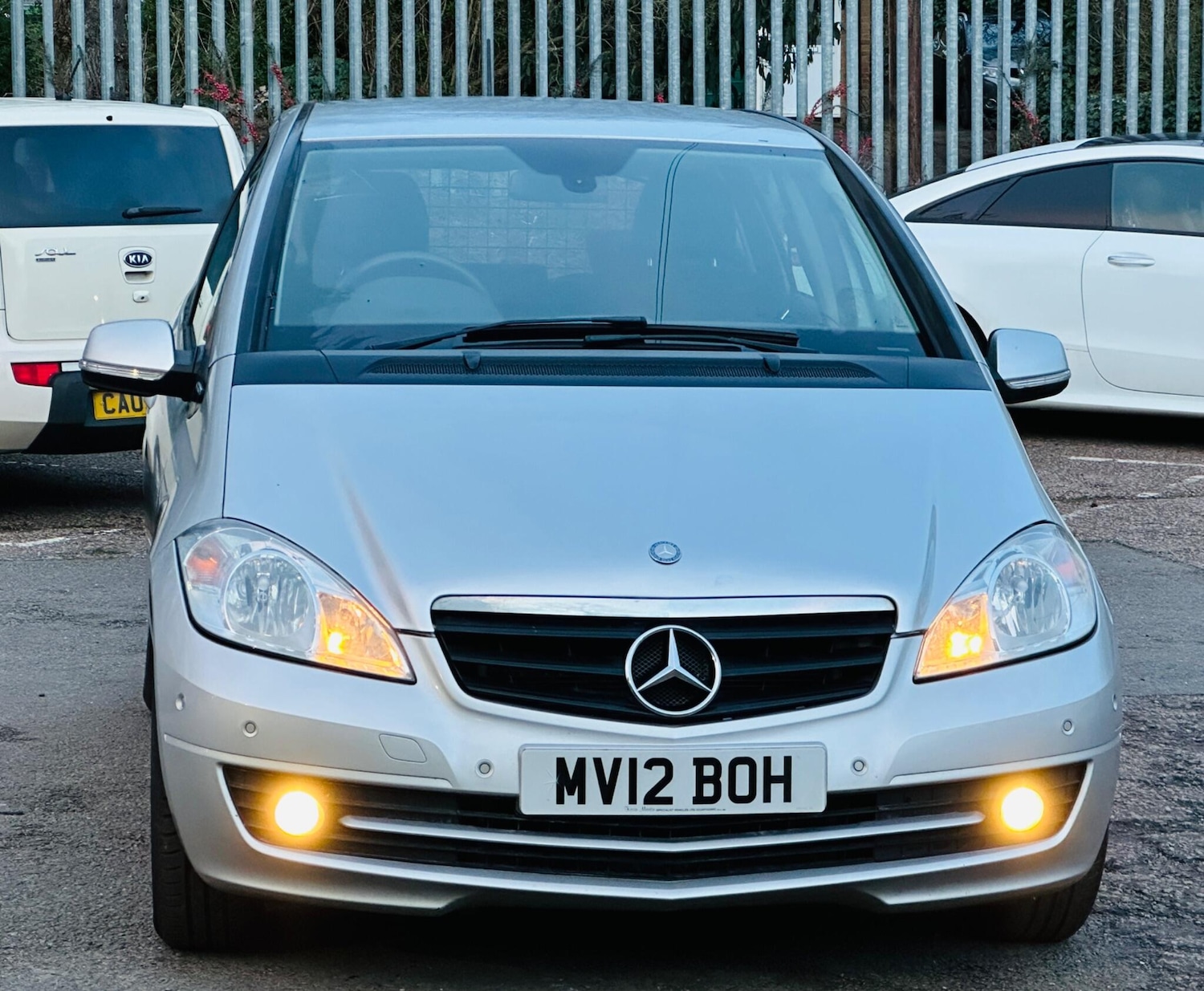 Used Mercedes-Benz A-Class 2012 for sale - 77395862: Photo 2