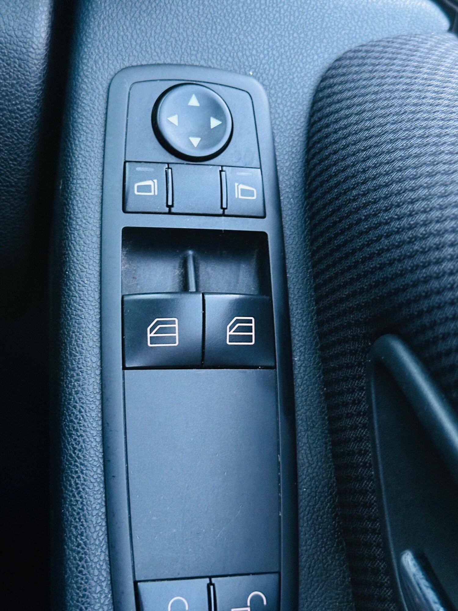 Used Mercedes-Benz A-Class 2012 for sale - 77395862: Photo 23