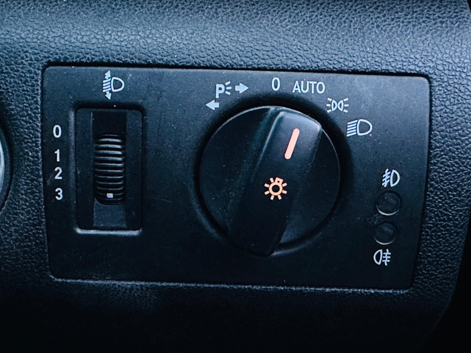 Used Mercedes-Benz A-Class 2012 for sale - 77395862: Photo 24