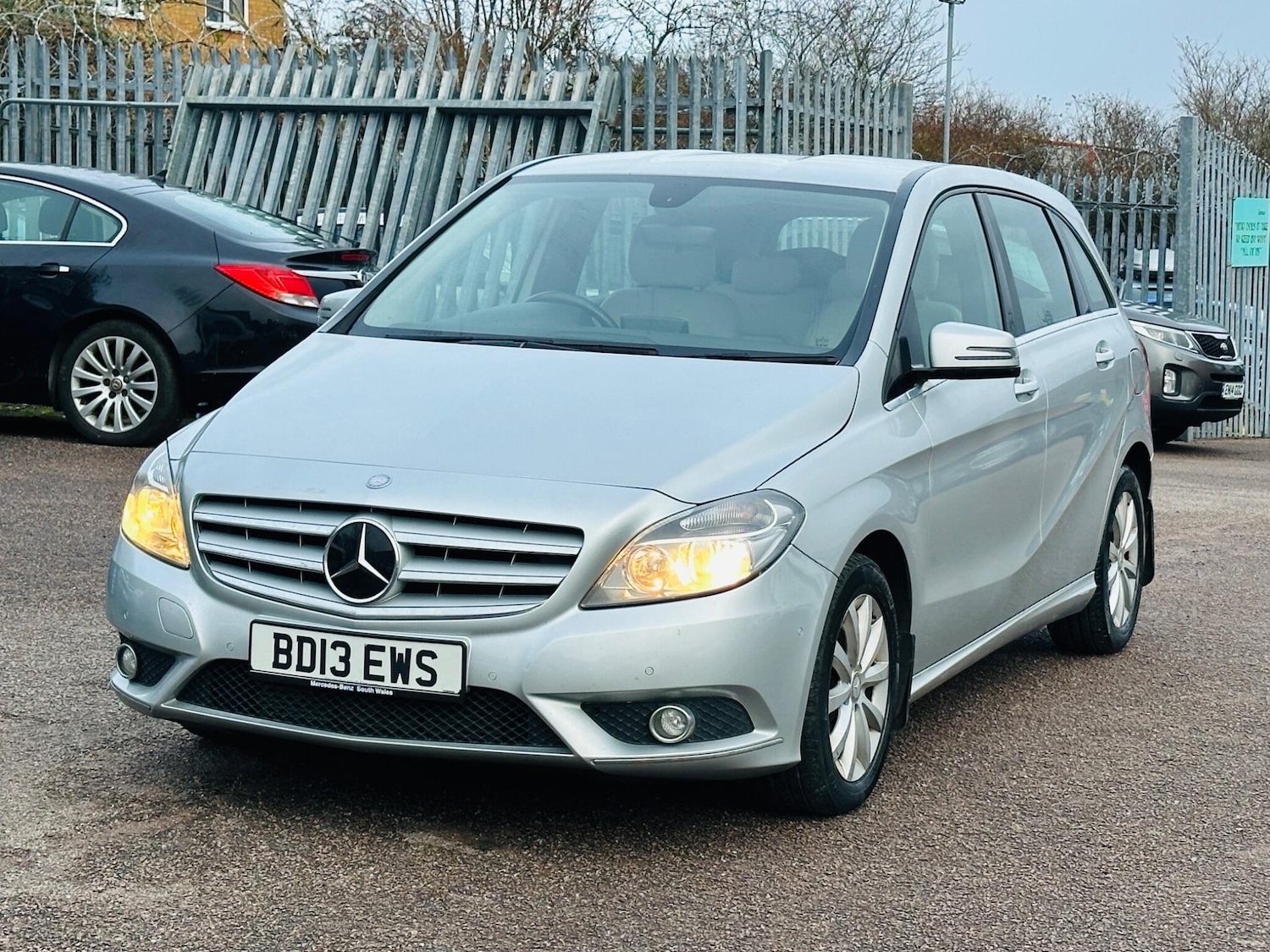 Used Mercedes-Benz B Class 2013 for sale - 76849628: Photo 2