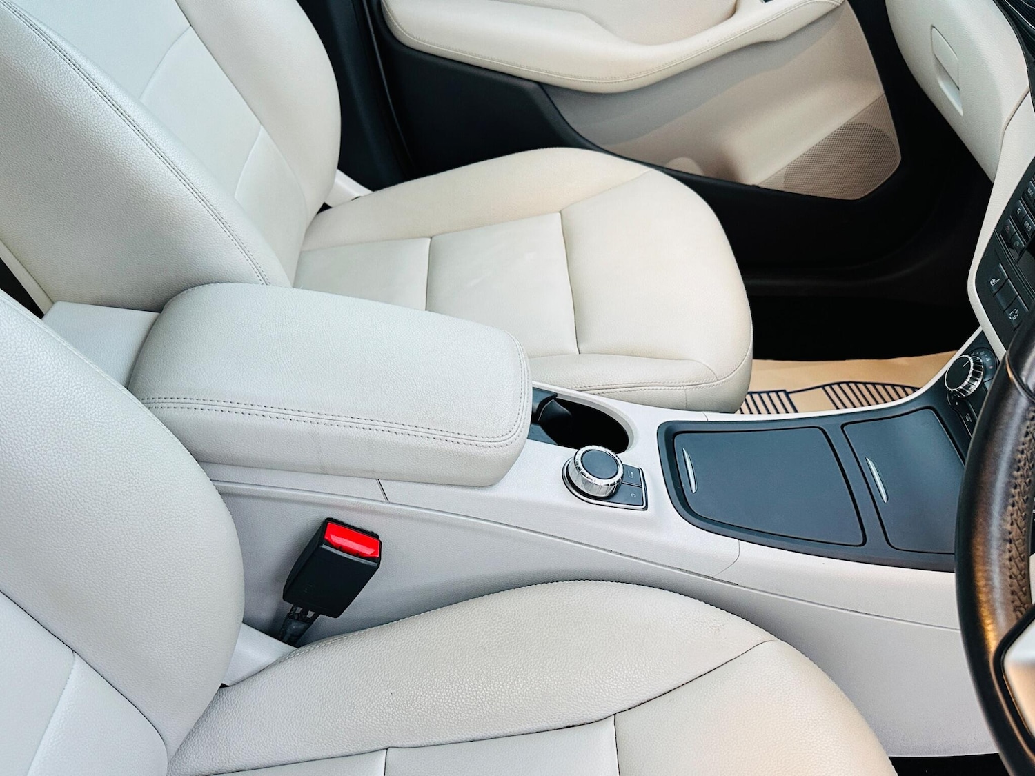 Used Mercedes-Benz B Class 2013 for sale - 76849628: Photo 23