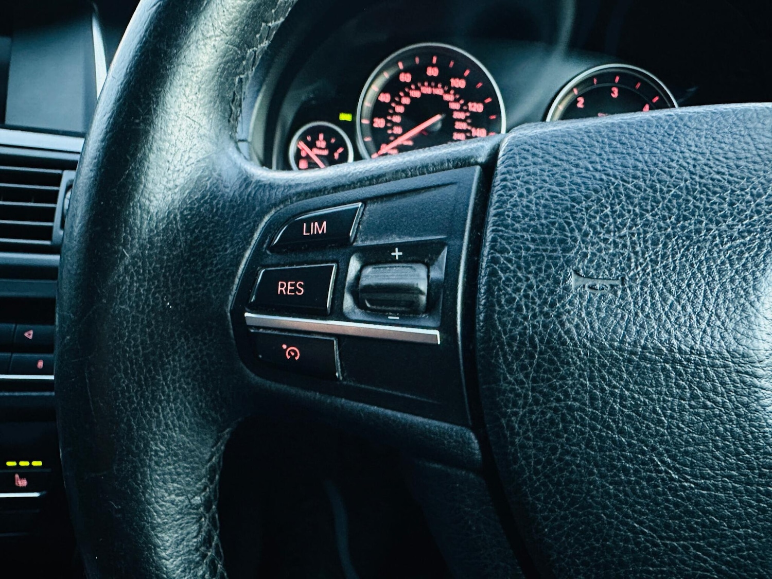 Used BMW 5 Series 2013 for sale - 76521829: Photo 30