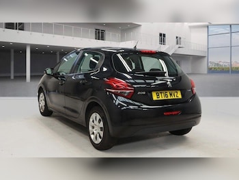 Used Peugeot 208 2016 for sale - 76251197: Photo