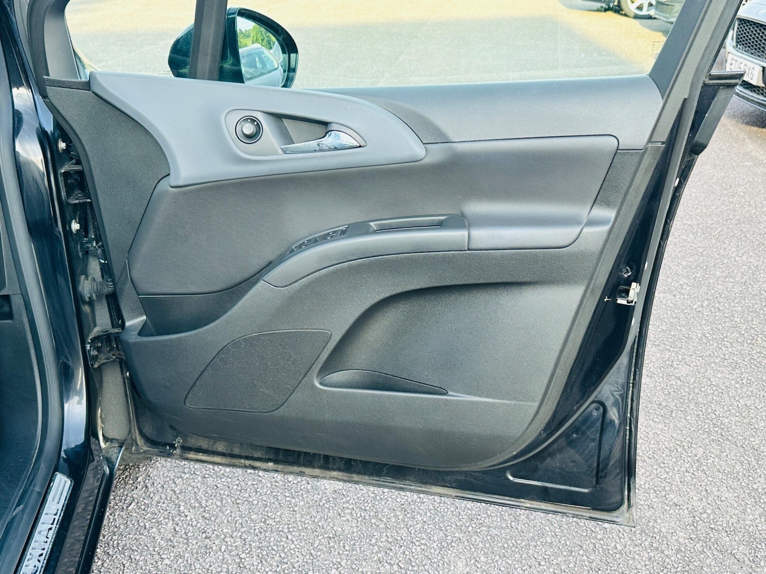 Used Vauxhall Meriva 2011 for sale - 77109918: Photo 39