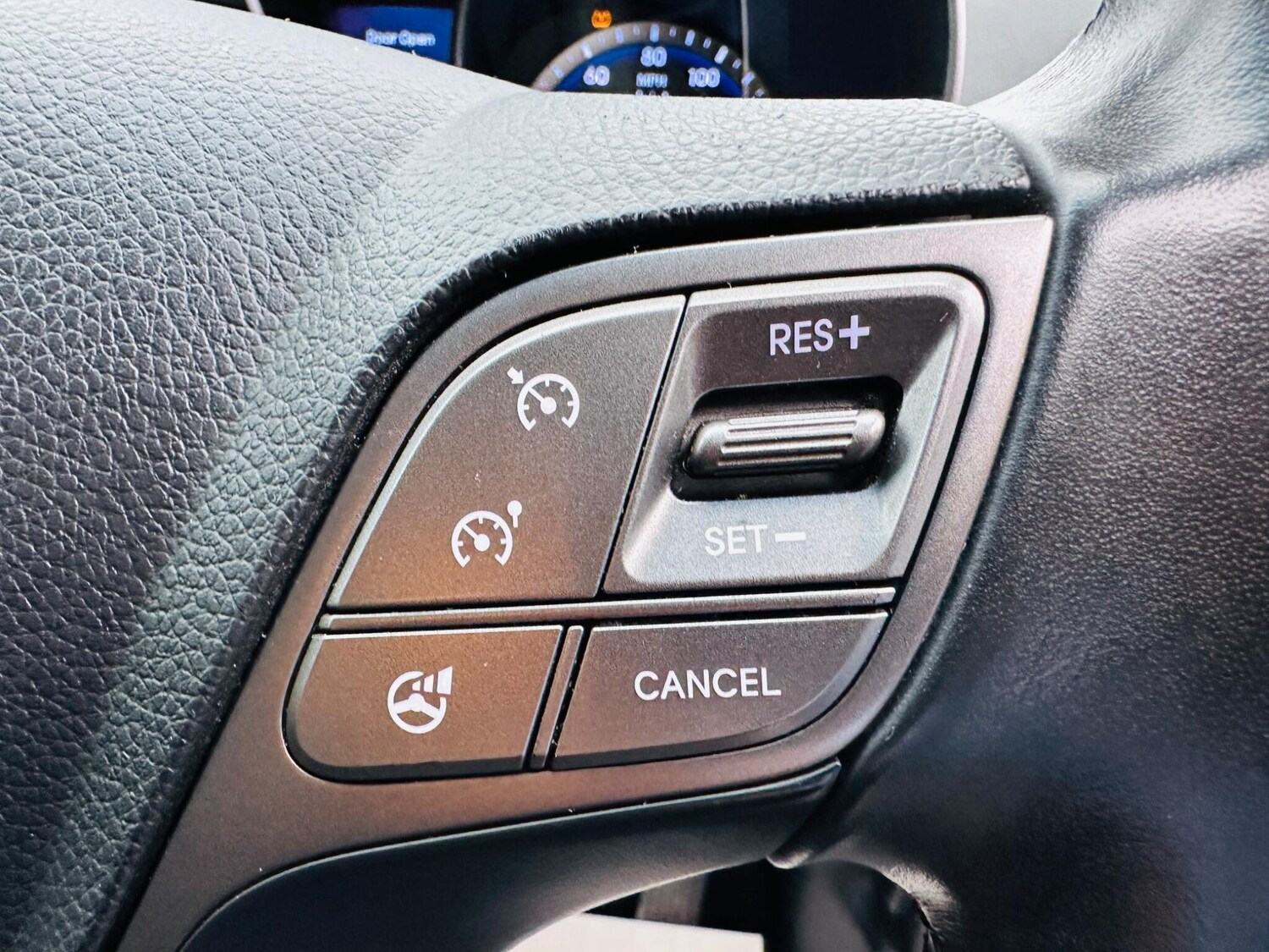 Used Hyundai Santa Fe 2016 for sale - 75990940: Photo 31