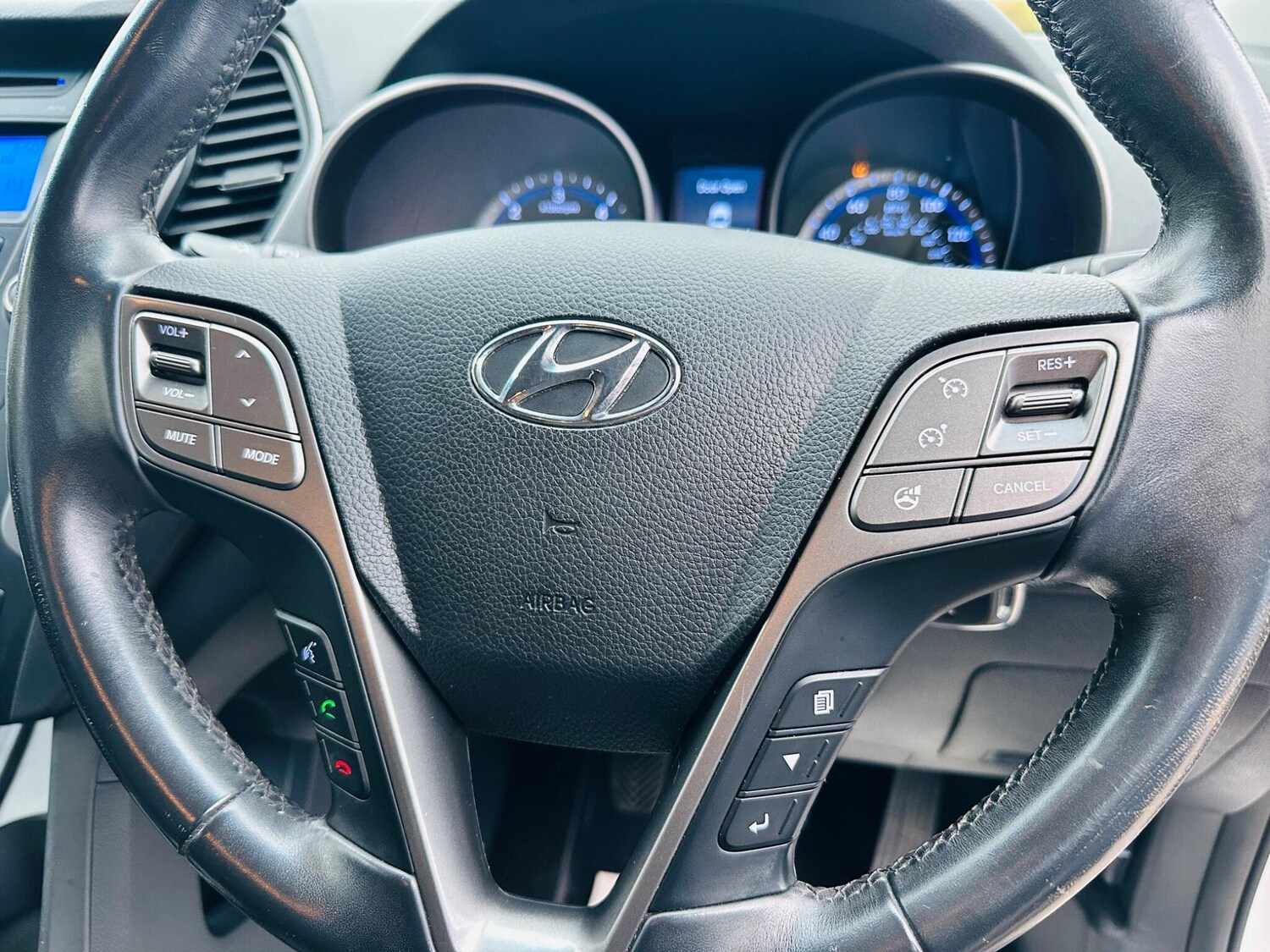 Used Hyundai Santa Fe 2016 for sale - 75990940: Photo 52