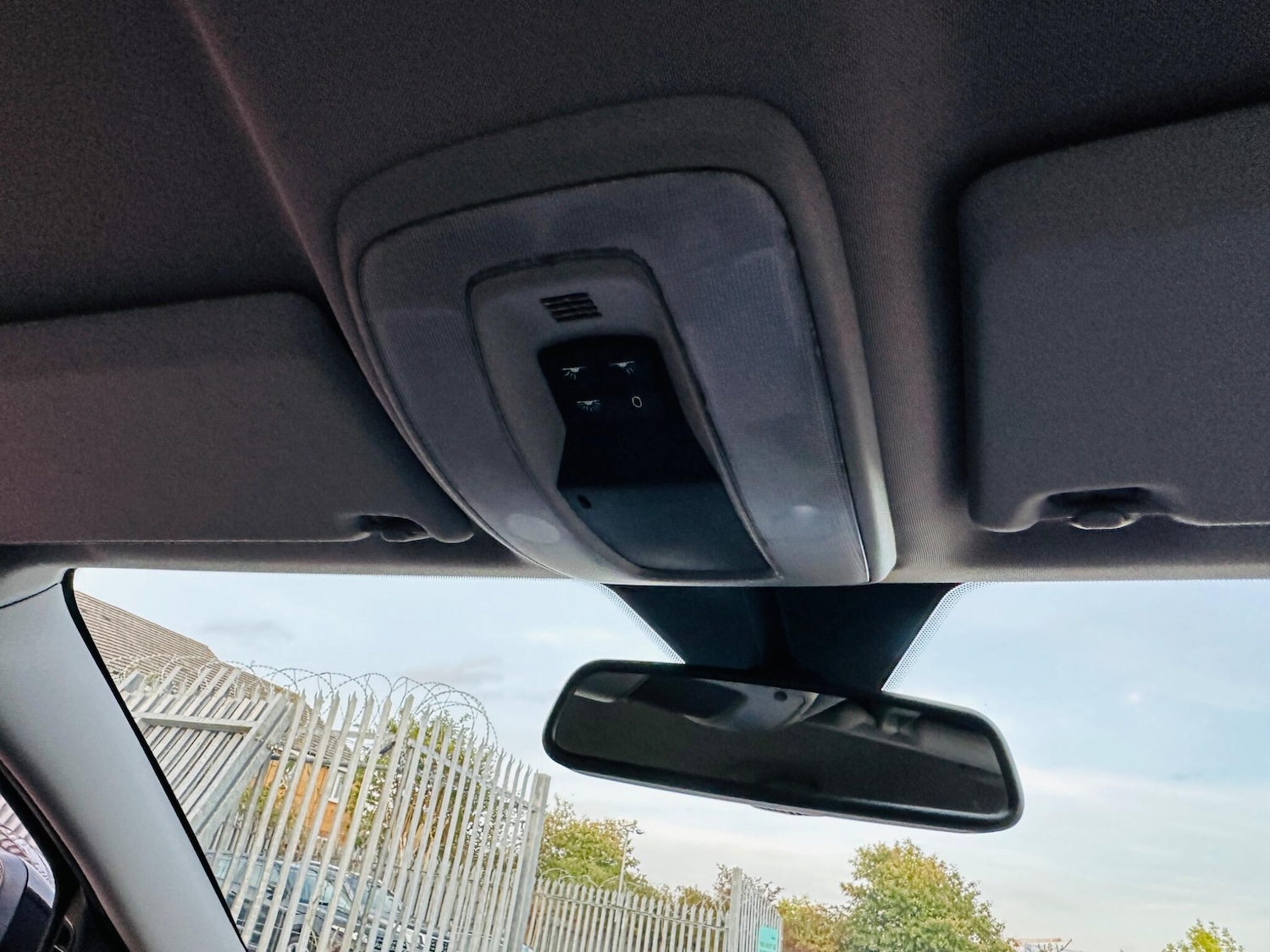 Used Volvo S40 2010 for sale - 76988966: Photo 35