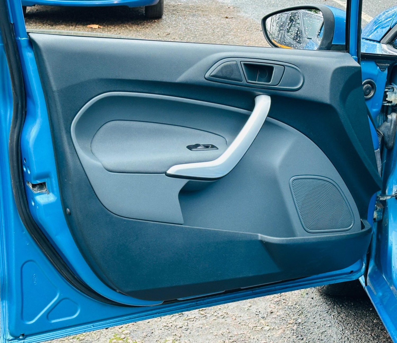 Used Ford Fiesta 2010 for sale - 77142922: Photo 28