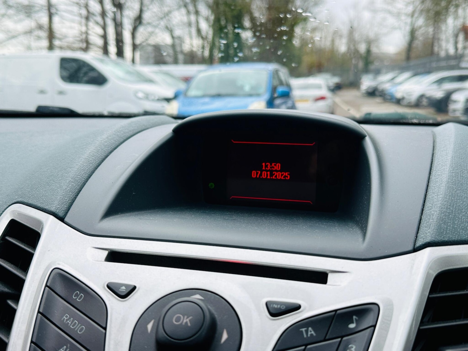 Used Ford Fiesta 2010 for sale - 77142922: Photo 33