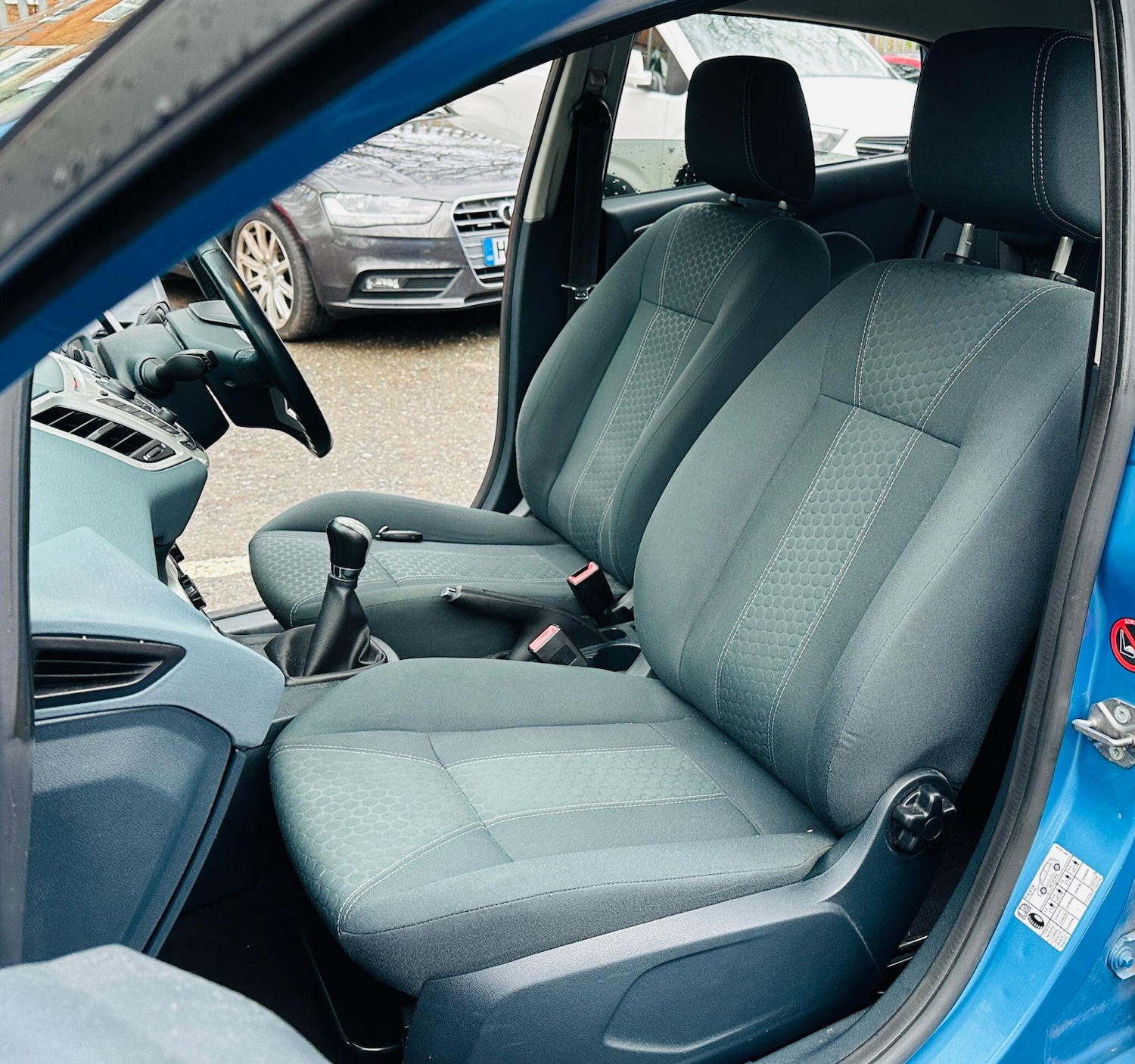 Used Ford Fiesta 2010 for sale - 77142922: Photo 38