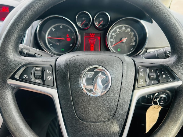 Used Vauxhall Zafira Tourer 2013 for sale - 74777246: Photo 41