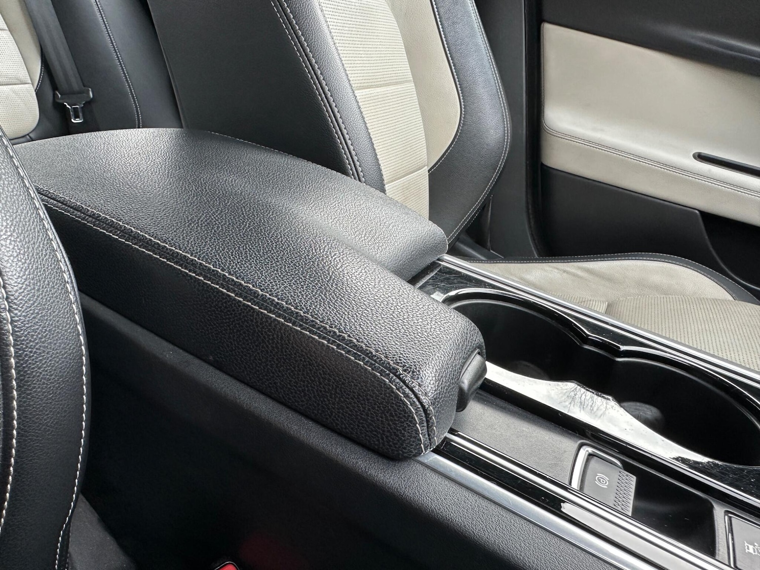 Used Jaguar XE 2015 for sale - 77377141: Photo 22