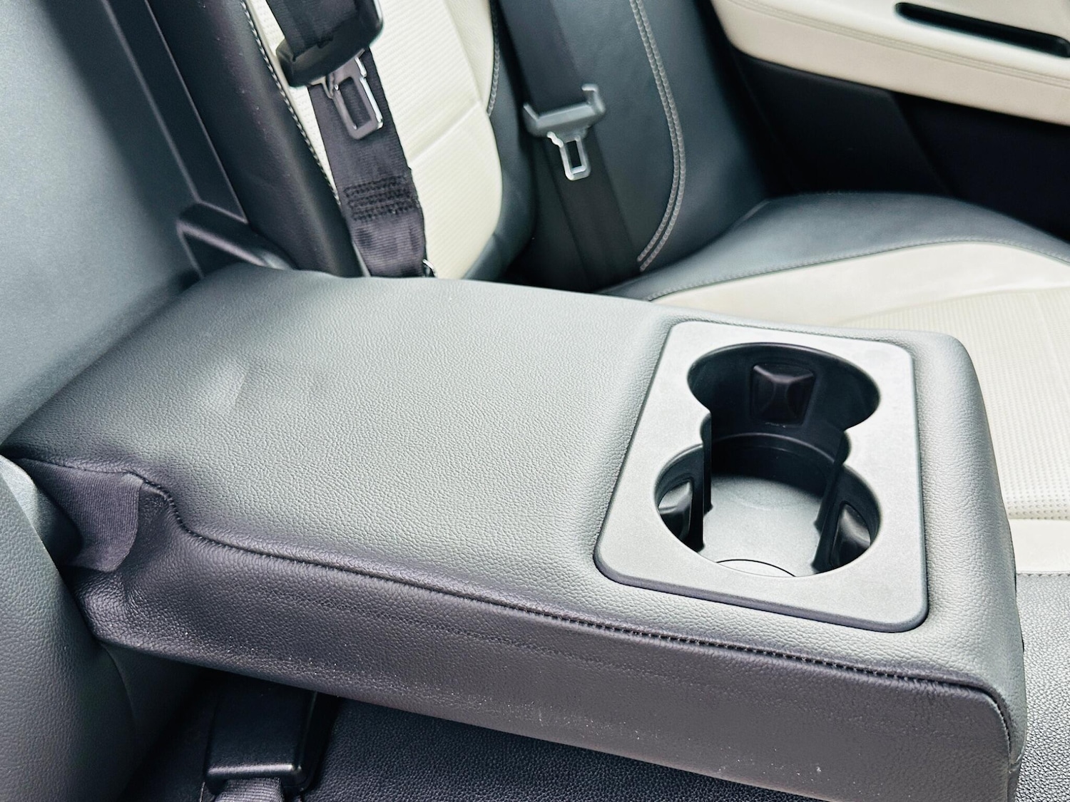 Used Jaguar XE 2015 for sale - 77377141: Photo 25